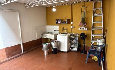 Casa bifamiliar con local comercial y doble renta en Villa del Sur | Uso mixto y excelente ubicación