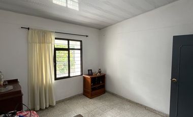 Casa bifamiliar con local comercial y doble renta en Villa del Sur | Uso mixto y excelente ubicación