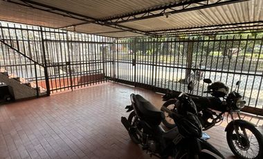 Casa bifamiliar con local comercial y doble renta en Villa del Sur | Uso mixto y excelente ubicación