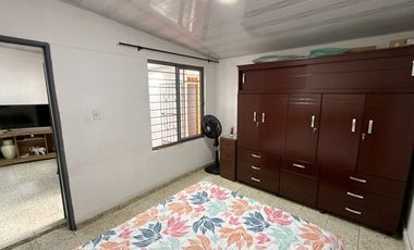 Casa bifamiliar con local comercial y doble renta en Villa del Sur | Uso mixto y excelente ubicación