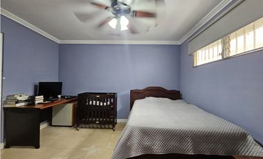 Venta de Casa con terreno - en El Carmen POR DEBAJO DEL AVALUO