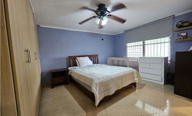 Venta de Casa con terreno - en El Carmen POR DEBAJO DEL AVALUO