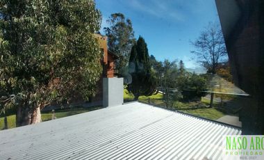 Hermosa propiedad de diseño en venta en Sierra de los Padres. Gas natural