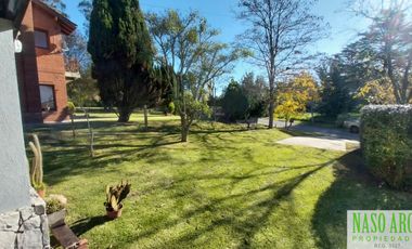 Hermosa propiedad de diseño en venta en Sierra de los Padres. Gas natural