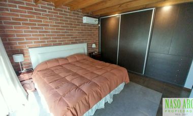 Hermosa propiedad de diseño en venta en Sierra de los Padres. Gas natural