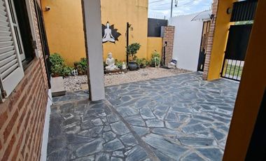 Casa en venta de 3 Dormitorios + cochera en Berisso Lote de 9 x 40