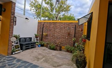 Casa en venta de 3 Dormitorios + cochera en Berisso Lote de 9 x 40