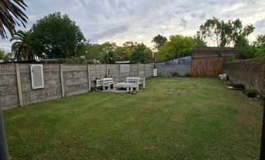 Casa en venta de 3 Dormitorios + cochera en Berisso Lote de 9 x 40