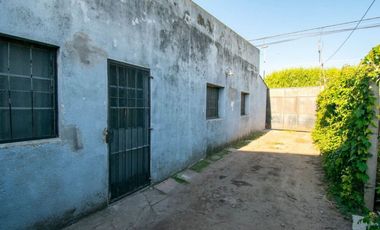 VENTA CASA A REFACCIONAR SOBRE AV. GRAL PAZ