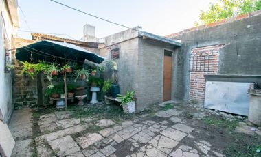 VENTA CASA A REFACCIONAR SOBRE AV. GRAL PAZ