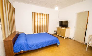 VENTA CASA A REFACCIONAR SOBRE AV. GRAL PAZ