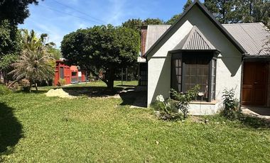 CASA CON PILETA Y GRAN TERRENO EN B° JORGE NEWBERY