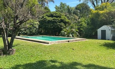 CASA CON PILETA Y GRAN TERRENO EN B° JORGE NEWBERY
