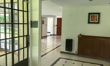 CASA CON PILETA Y GRAN TERRENO EN B° JORGE NEWBERY