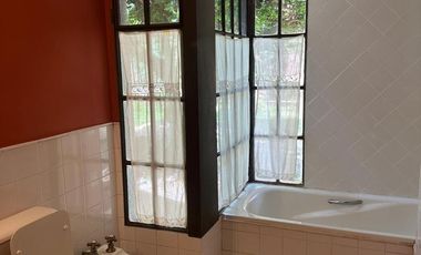 CASA CON PILETA Y GRAN TERRENO EN B° JORGE NEWBERY