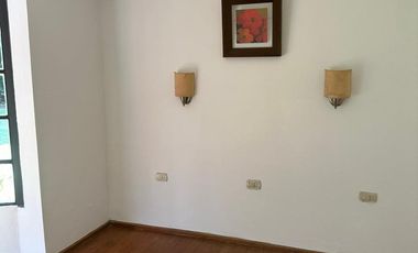 CASA CON PILETA Y GRAN TERRENO EN B° JORGE NEWBERY