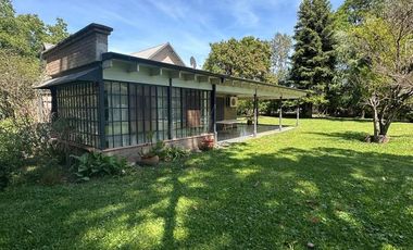 CASA CON PILETA Y GRAN TERRENO EN B° JORGE NEWBERY