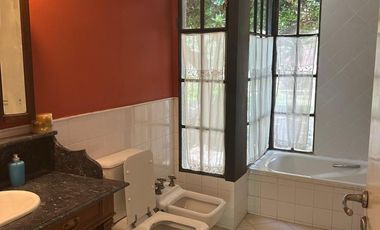 CASA CON PILETA Y GRAN TERRENO EN B° JORGE NEWBERY