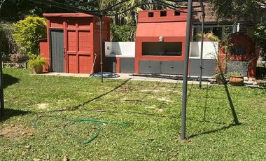 CASA CON PILETA Y GRAN TERRENO EN B° JORGE NEWBERY