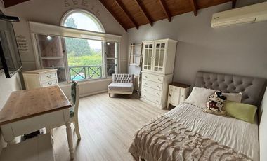 ALQUILER CASA EN BARRIO GALÁPAGOS CON JARDÍN 7 AMB