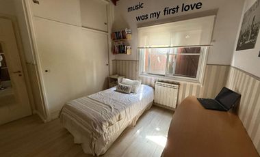 ALQUILER CASA EN BARRIO GALÁPAGOS CON JARDÍN 7 AMB