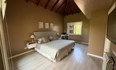 ALQUILER CASA EN BARRIO GALÁPAGOS CON JARDÍN 7 AMB