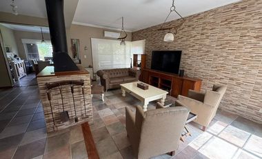 ALQUILER CASA EN BARRIO GALÁPAGOS CON JARDÍN 7 AMB