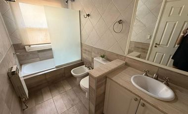 ALQUILER CASA EN BARRIO GALÁPAGOS CON JARDÍN 7 AMB