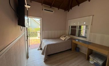 ALQUILER CASA EN BARRIO GALÁPAGOS CON JARDÍN 7 AMB