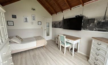 ALQUILER CASA EN BARRIO GALÁPAGOS CON JARDÍN 7 AMB