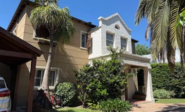 ALQUILER CASA EN BARRIO GALÁPAGOS CON JARDÍN 7 AMB