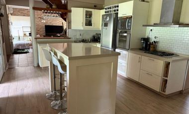 ALQUILER CASA EN BARRIO GALÁPAGOS CON JARDÍN 7 AMB