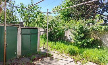 Venta casa 3 ambientes con patio y cochera Miramar