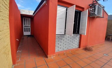 CASA EN VENTA DE 3 DOMITORIOS EN BARIO CRISTALERIA