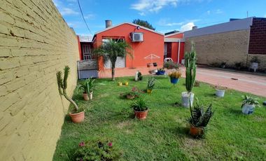 CASA EN VENTA DE 3 DOMITORIOS EN BARIO CRISTALERIA