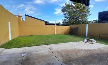 CASA EN VENTA DE 3 DOMITORIOS EN BARIO CRISTALERIA