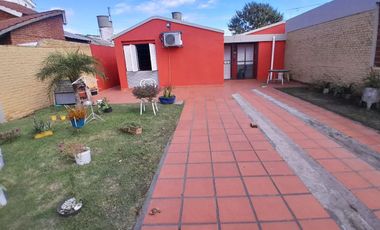 CASA EN VENTA DE 3 DOMITORIOS EN BARIO CRISTALERIA