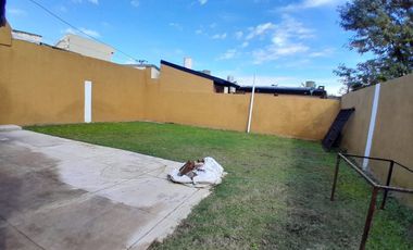 CASA EN VENTA DE 3 DOMITORIOS EN BARIO CRISTALERIA