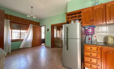 Casa en venta en Lanús Este 3 ambientes con patio