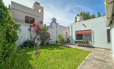 Casa en venta en Lanús Este 3 ambientes con patio