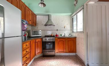 Casa en venta en Lanús Este 3 ambientes con patio
