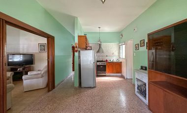 Casa en venta en Lanús Este 3 ambientes con patio