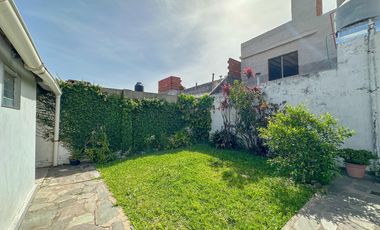 Casa en venta en Lanús Este 3 ambientes con patio