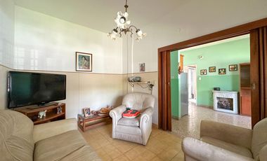 Casa en venta en Lanús Este 3 ambientes con patio