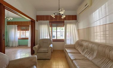 Casa en venta en Lanús Este 3 ambientes con patio