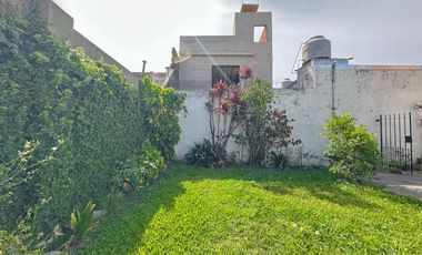 Casa en venta en Lanús Este 3 ambientes con patio