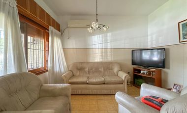 Casa en venta en Lanús Este 3 ambientes con patio