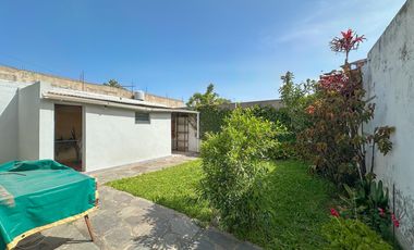 Casa en venta en Lanús Este 3 ambientes con patio