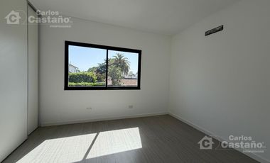 Moderno Dúplex a Estrenar, 3/4 Amb. con Jardín en Exc. Ubicación