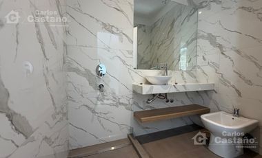 Moderno Dúplex a Estrenar, 3/4 Amb. con Jardín en Exc. Ubicación